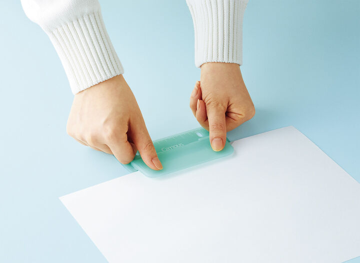 Campus Card 2-hole Punch Green,Green, medium image number 5